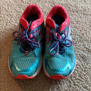Brooks women’s running shoes